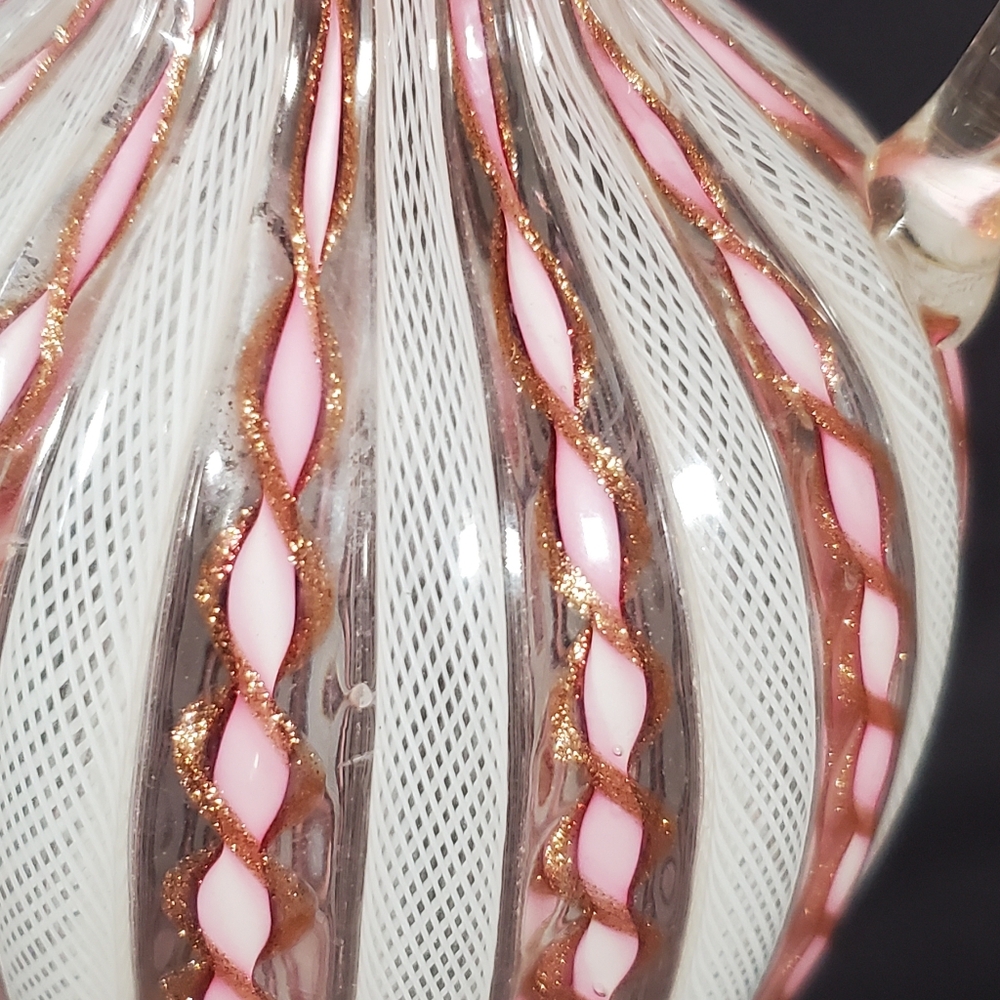 Murano Latticino Vase - Picture 2 of 6